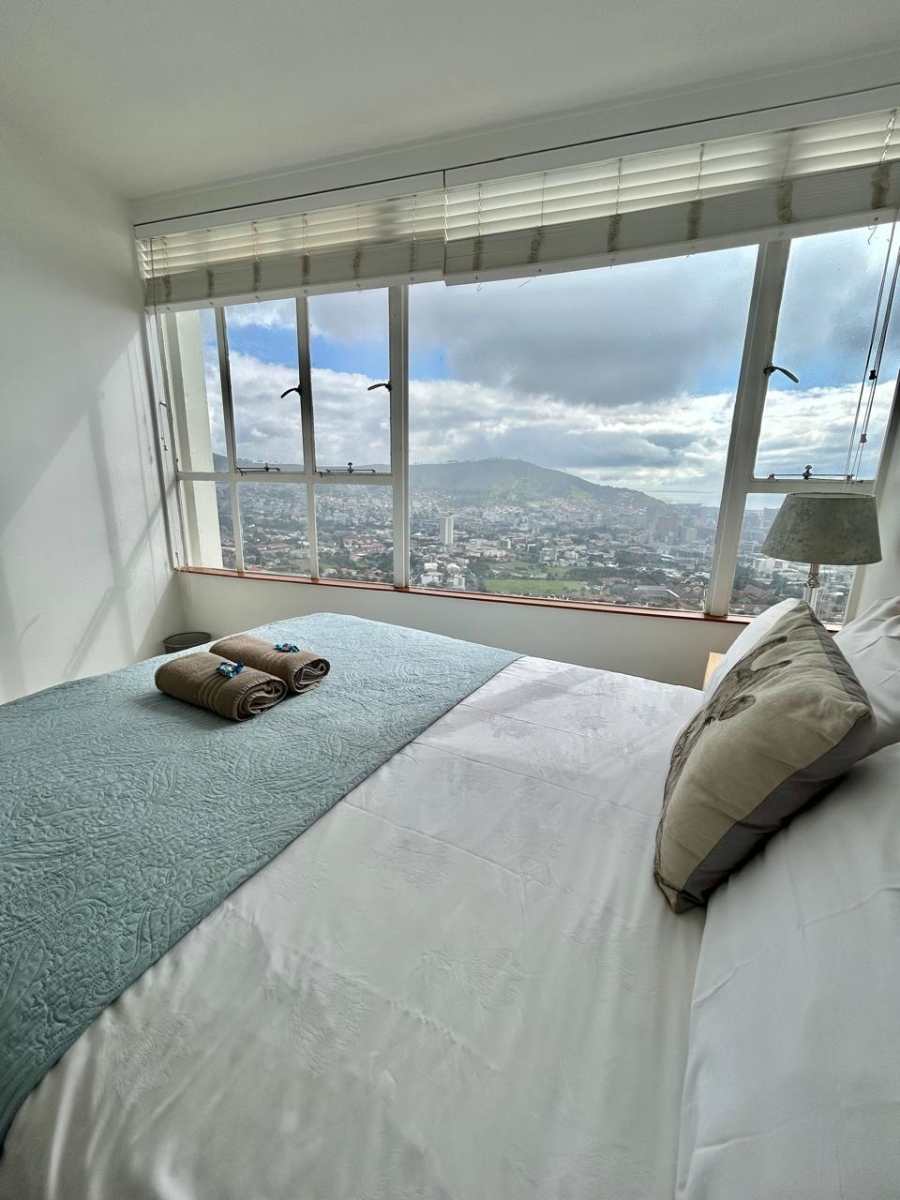 2 Bedroom Property for Sale in Vredehoek Western Cape